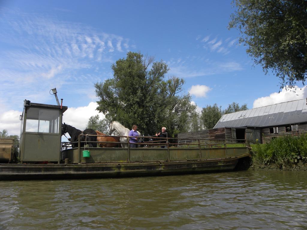 Hotel De Brabantse Biesbosch à Werkendam Extérieur photo